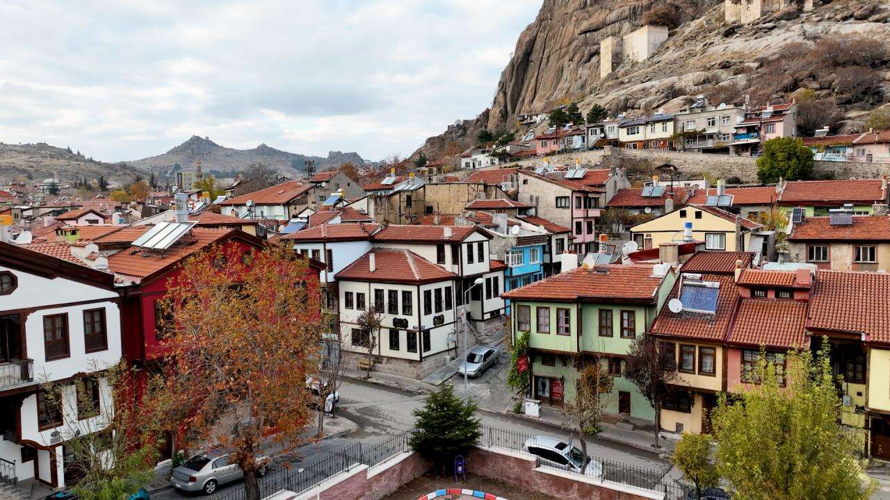 Listenin zirvesindeki şehir herkesi şaşırttı! İstanbul ve Ankara geride kaldı: En mutlu şehir bakın neresi 9
