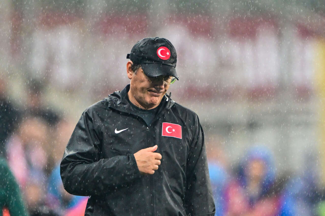 Vincenzo Montella geri döndü: İbrahim Hacıosmanoğlu onun yüzünden 1,5 milyar euroluk hocaya imza attıramıyor 11