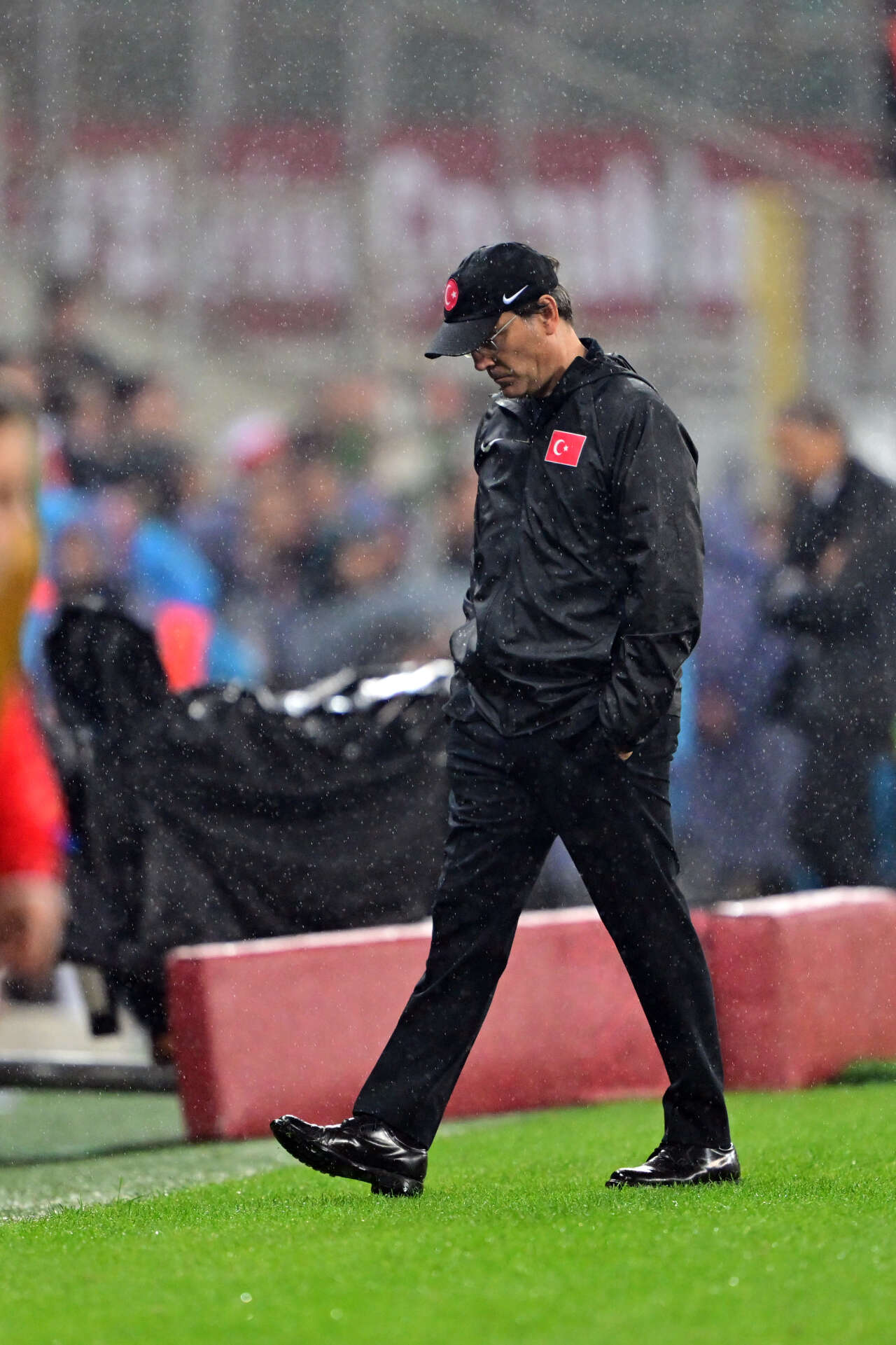 Vincenzo Montella geri döndü: İbrahim Hacıosmanoğlu onun yüzünden 1,5 milyar euroluk hocaya imza attıramıyor 6