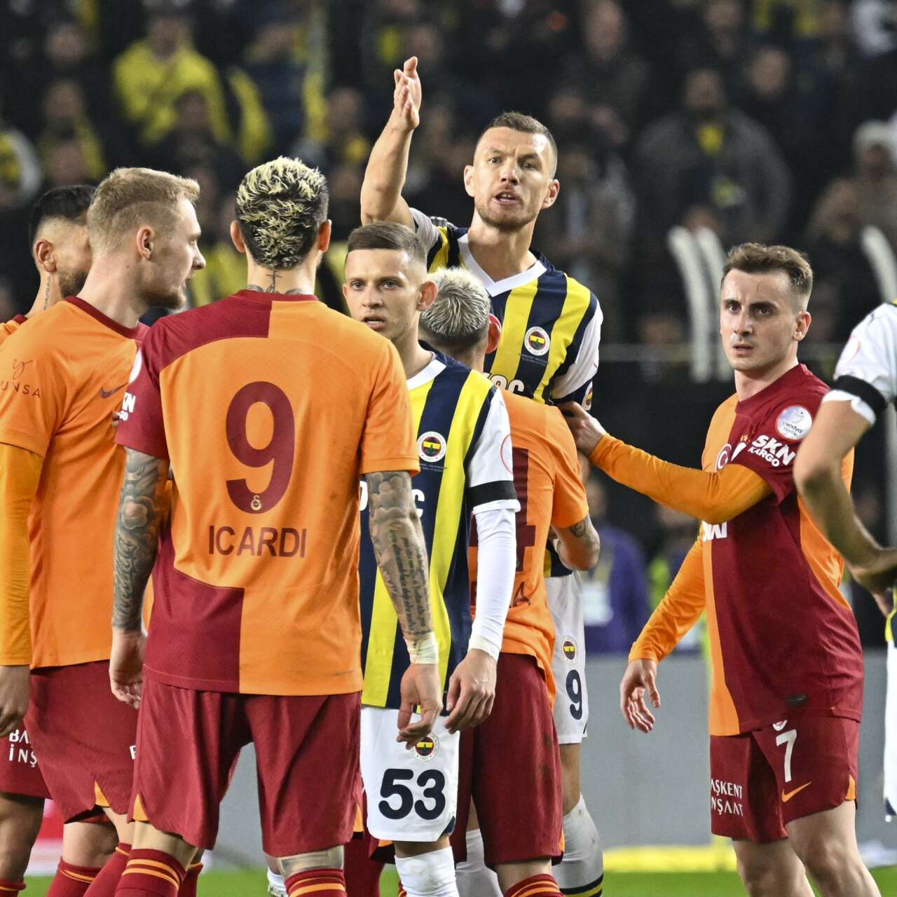 Okan Buruk tam 77 gol atan yıldızı istemedi! Dursun Özbek şaşkın: Çok gülünç 7