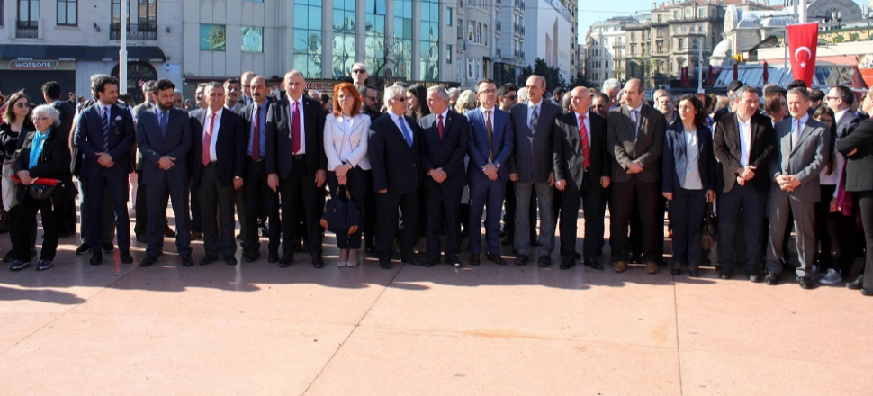 Taksim'deki törende CHP'lilere şok tepki!