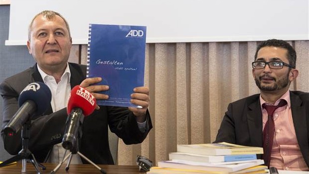 Türkler o ülkede parti kuruyor