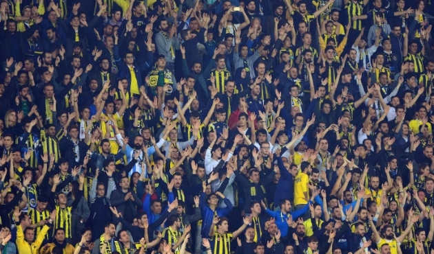 Kadıköy'de Şenol Güneş'e büyük tepki!