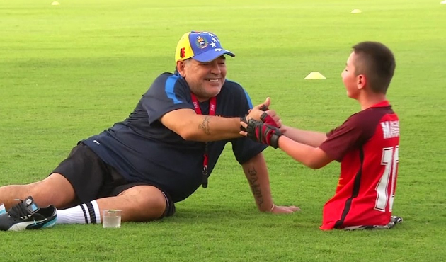 Maradona, bir çocuğun hayalini gerçekleştirdi!