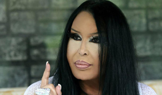 Diva'dan bornozlu video eleştirilerine sert yanıt!