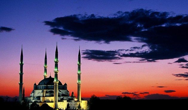 Kuşkusuz bilirim bildiririm elçidir, onmak için ritüele çağrı!..