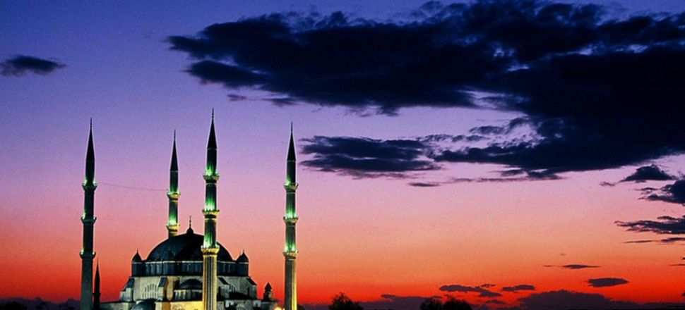 Ezan sesinin duyulmasının engellenmesini istediler