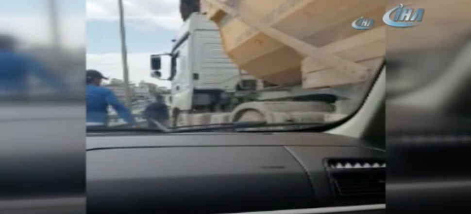 Pendik E-5 otoyolunda kamyoncu terörü!