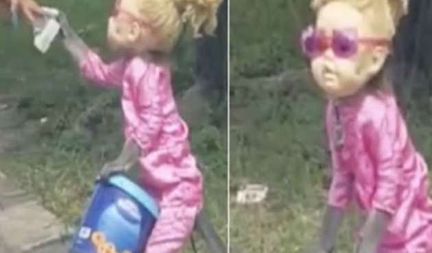 Maymuna bebek maskesi takıp dilendirdiler!