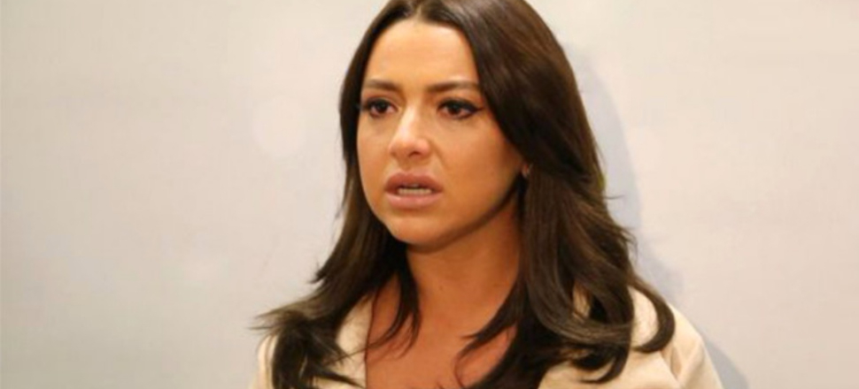 Hadise'nin ekmek tekneleri bir bir elinden gidiyor