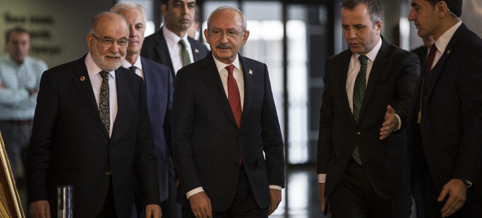 Çatı çöktü, yeni oyun devrede!