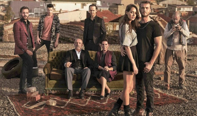 Çukur'dan sonra evliliği de bitti!