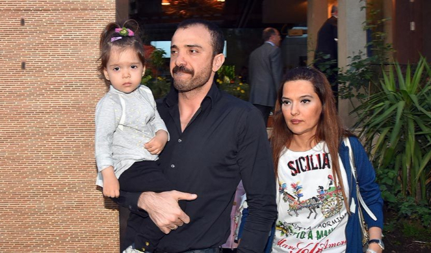 Demet Akalın'ın kızı Hira sosyal medya fenomeni!