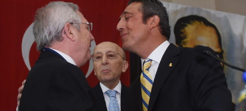Ali Koç ve Aziz Yıldırım kürsüde kucaklaştı!