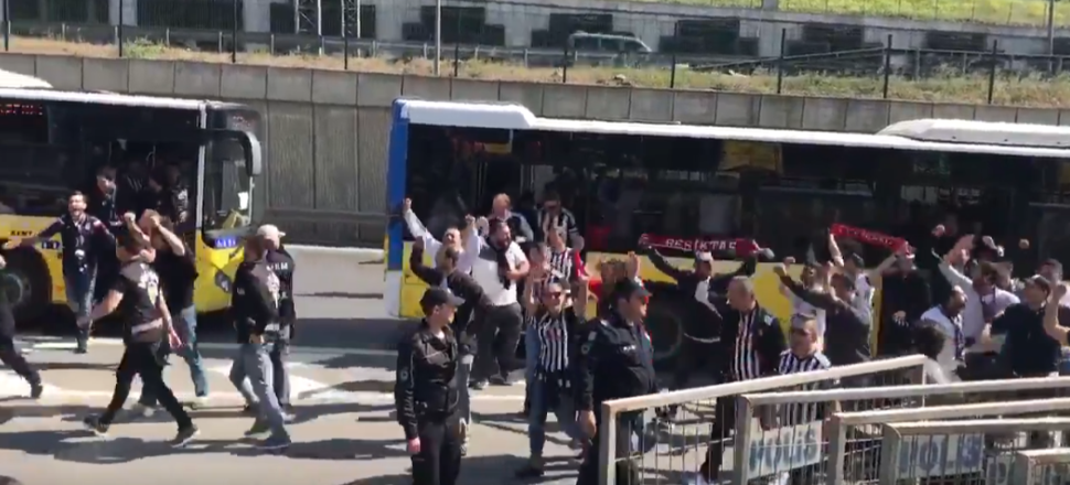 Beşiktaş taraftlarları TT Stadı'nda!