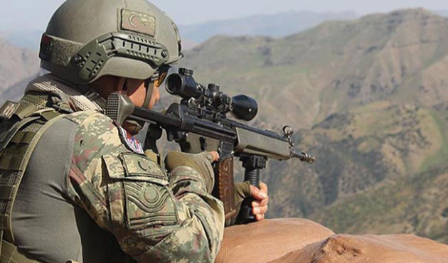 PKK'lılar arkadaşlarının cesedini bırakıp kaçtı!