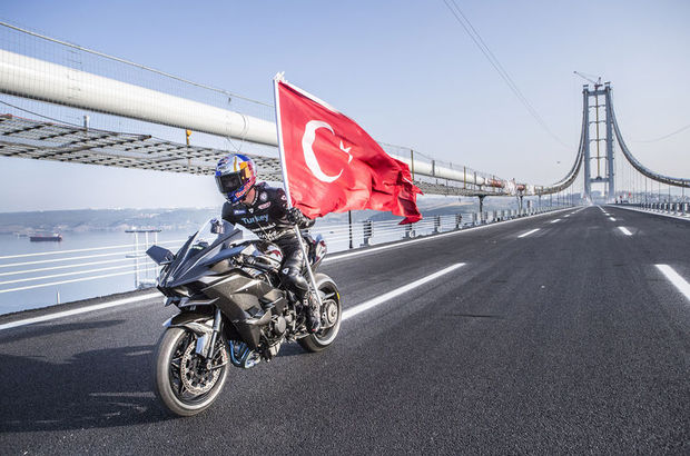Osmangazi Köprüsü'nden ilk o geçti... Kenan Sofuoğlu 400 kilometre hıza ulaştı!