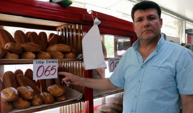 Mahkemeye kızdı, ekmek fiyatını 65 kuruşa indirdi!