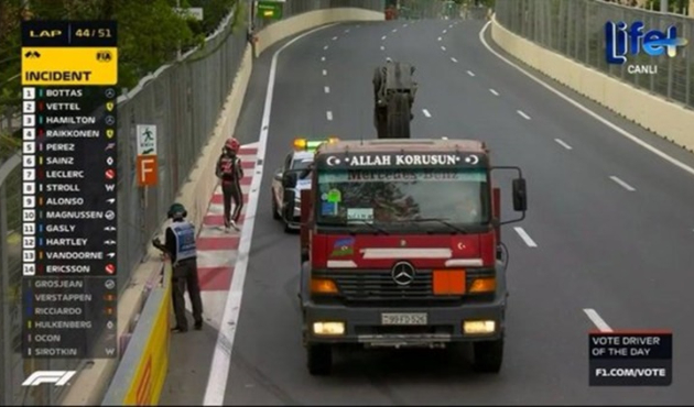 Formula 1'de "Allah Korusun" yazısı dikkat çekti!