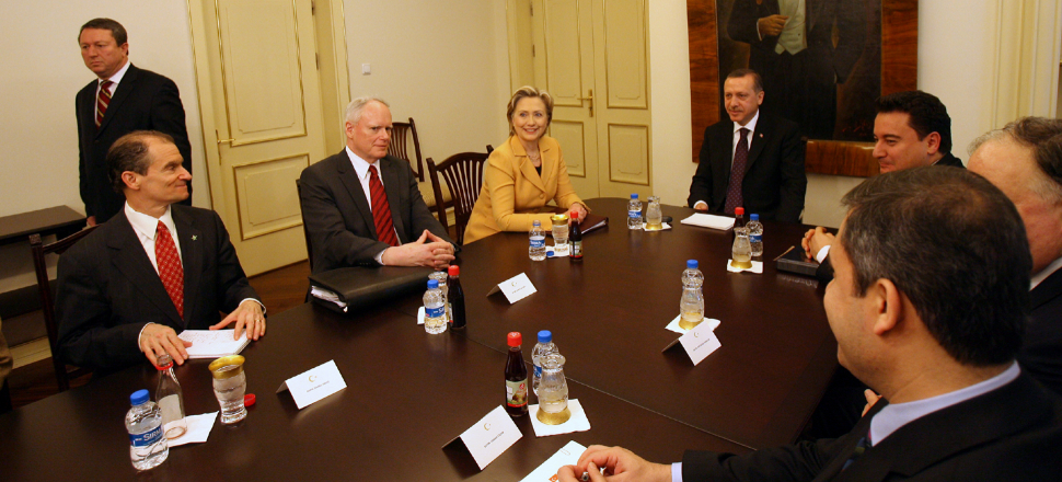 Hillary Clinton seçimlere "Tayyip Erdoğan retoriği" ile hazırlanmış...