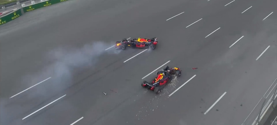 Azerbaycan GP'deki Ricciardo ve Verstappen kazası!