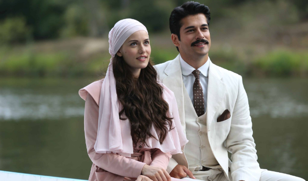Burak Özçivit yakınlarına dert yanmaya başladı!