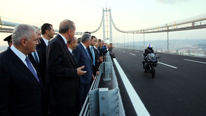 Sofuoğlu'nun hızı protokolün başını döndürdü!.. 'Kenan oğlum bizi çıldırtma ya' (VIDEO)