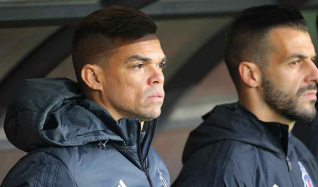 Beşiktaş'a 2 şok birden!