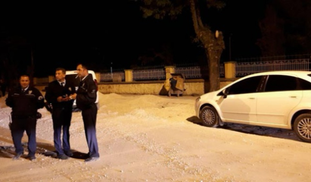Her gün aynı saatte aynı mezarlıkta!
