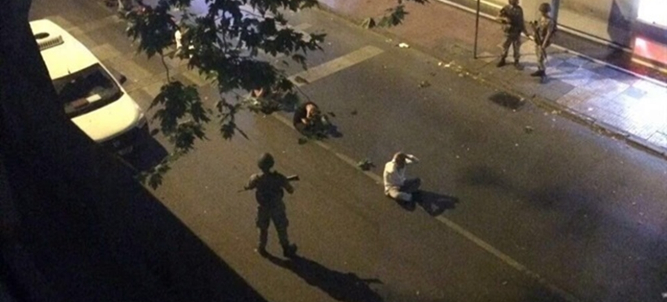 Teslim olan vatandaşlara bile ateş açtılar...