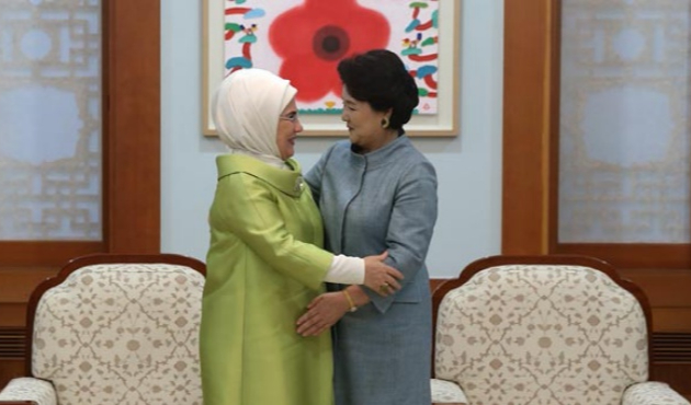 Emine Erdoğan, Kim Jung-sook ile görüştü! İşte görüşmeden çok özel kareler...