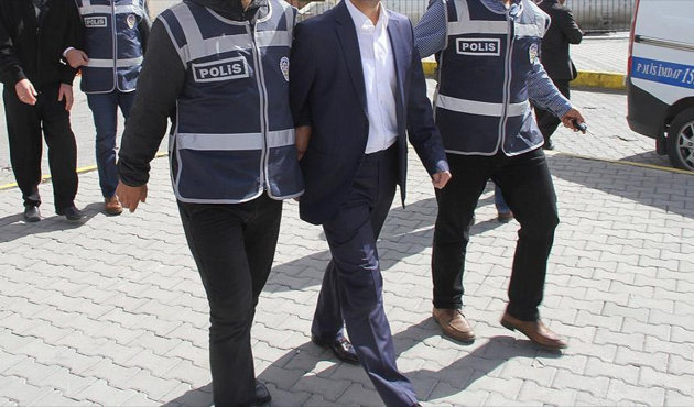 FETÖ'nün üst düzey 4 ismi gaybubet evinde yakalandı!
