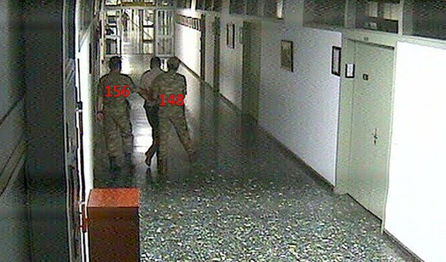 Generali alıkoyduğu bu görüntüleri inkar etti...