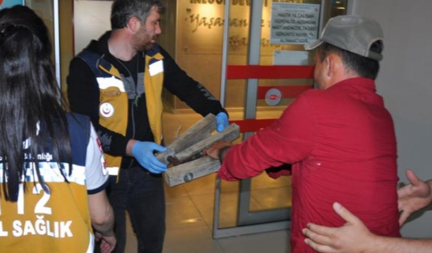 Acile kucağında merdivenle geldi!