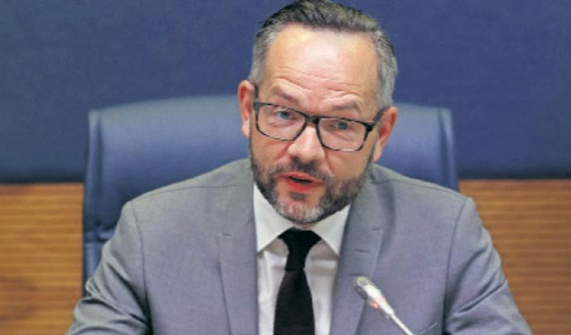 Alman bakan Roth Türkiye'ye geliyor!