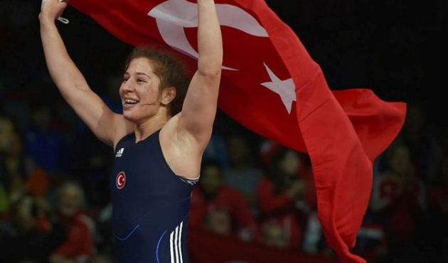 Bir altın da Yasemin Adar'dan!
