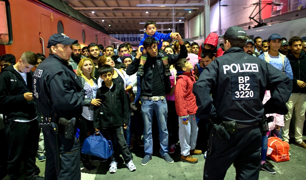 Almanya mülteci çocuklara "değerlerini" öğretecek!