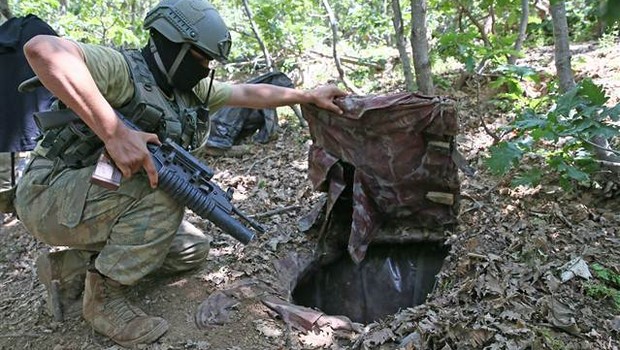 Diyarbakır'da PKK'ya büyük darbe! Tam 250 metrekare...