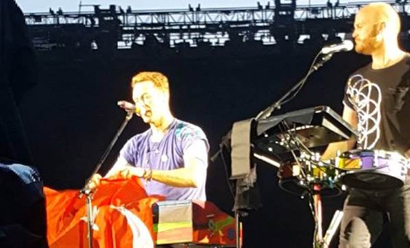 Coldplay Türkiye için söyledi… (VIDEO)