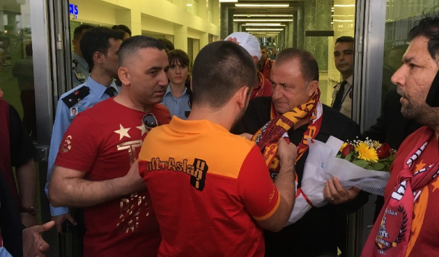 Galatasaray İzmir’de coşkuyla karşılandı!