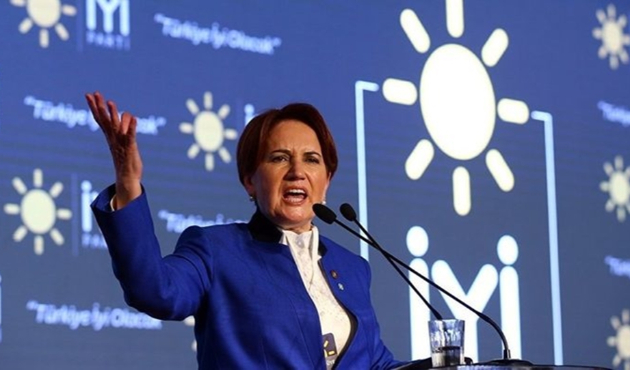 Akşener'den Bağcılar'daki standa ziyaret!