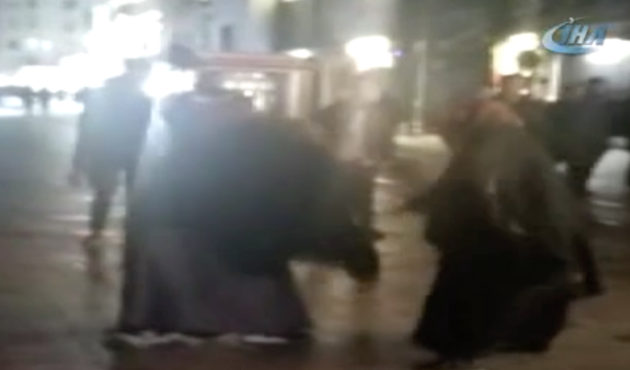 Dilenci kadınlar hasılatı böyle kutladı!