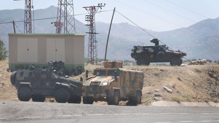 Askeri araca bombalı tuzak: Yaralılar var, operasyon başladı