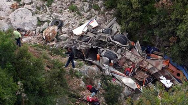 Katliam gibi kaza... 26 kişi hayatını kaybetti
