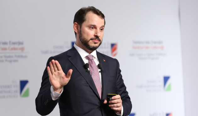 Bakan Albayrak'tan Dolmabahçe'de sürpriz zirve!