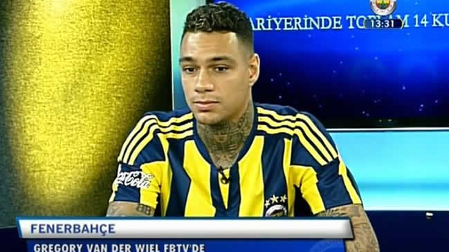 İşte Fenerbahçeli Van Der Wiel