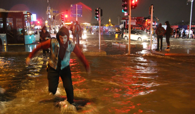 İstanbul'a geliyor, günlerce etkili olacak!