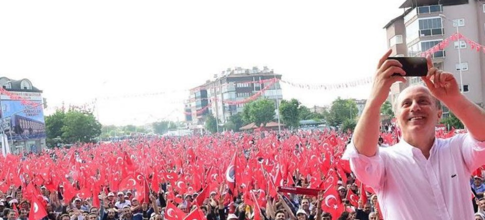 Muharrem İnce'den selfie sürprizi!