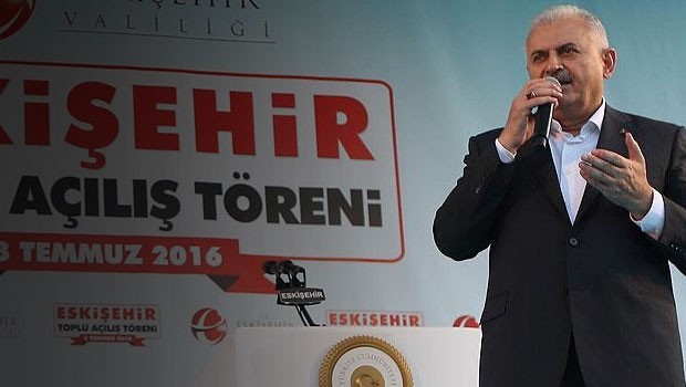 Eskişehir'de Yılmaz Büyükerşen'e yüklendi: Orada burada caka satıyorlar