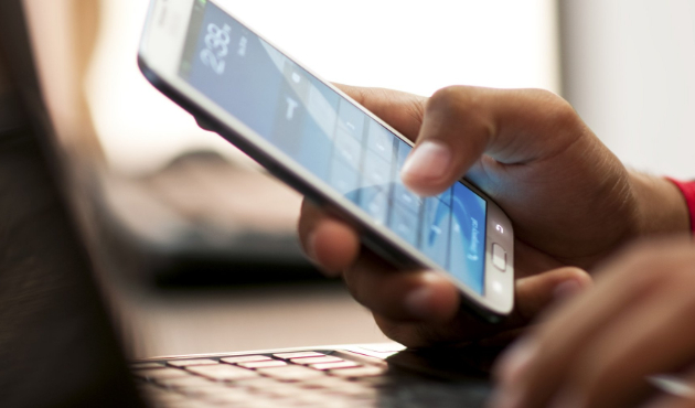 Telefonu açtı, 4 bin dolar kaybetti!